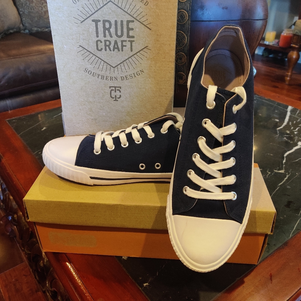 True Craft Women's Navy Canvas Shoes